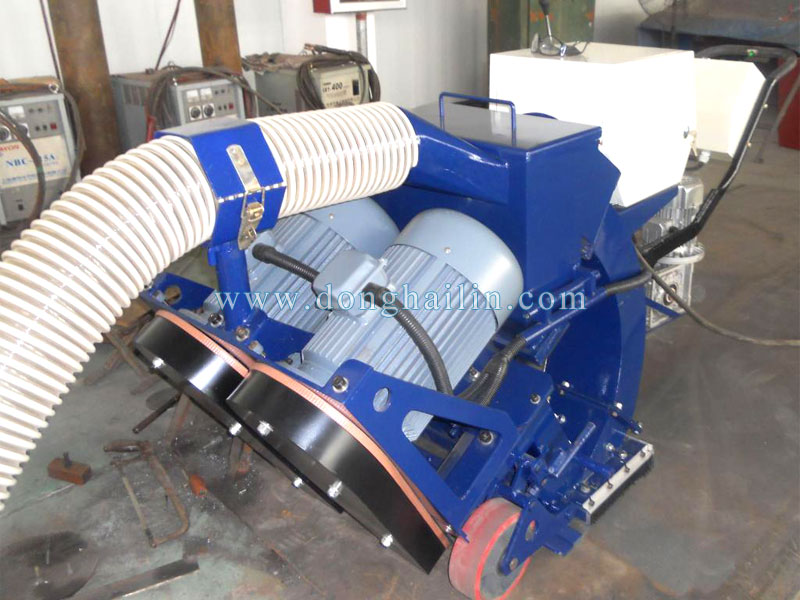 Movable shot blasting machine